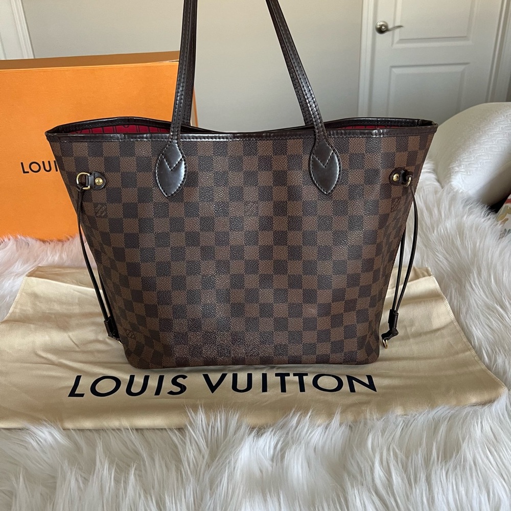 Louis Vuitton Damier Neverfull MM with box and dust bag $1800